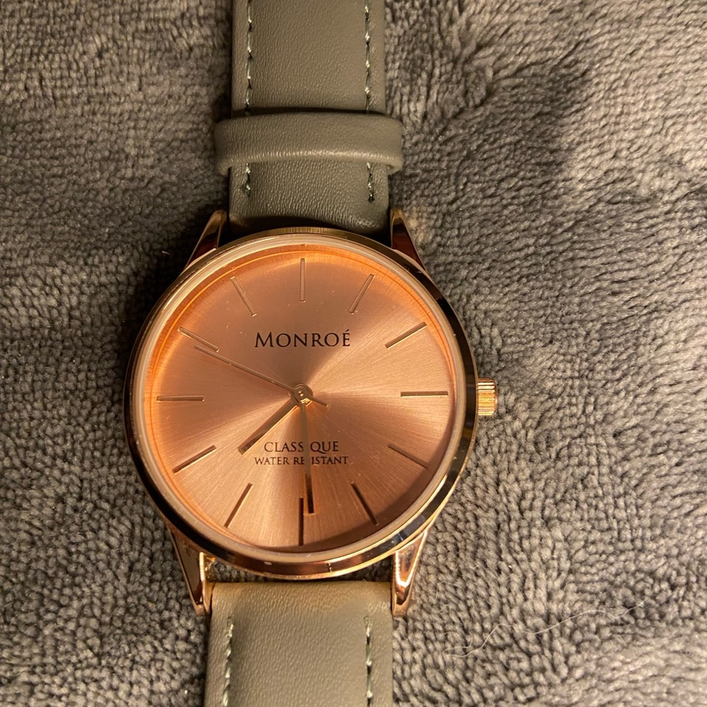 BN ROSÉ GOLD MONROE CLASSIQUE WATER RESISTANT WATCH.